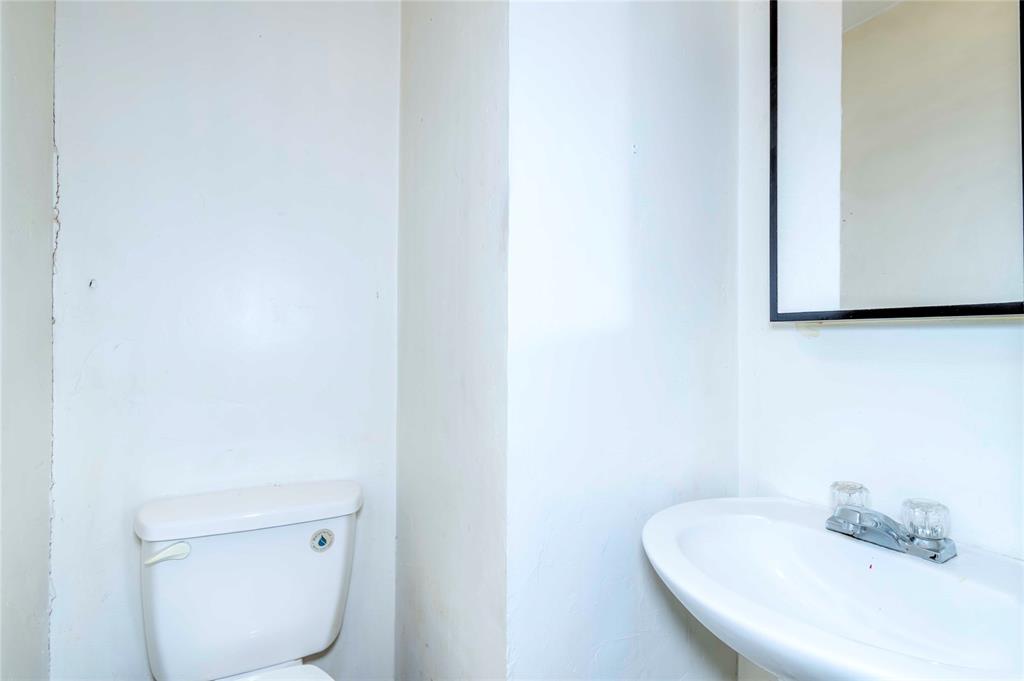 912 S Bennett Boulevard