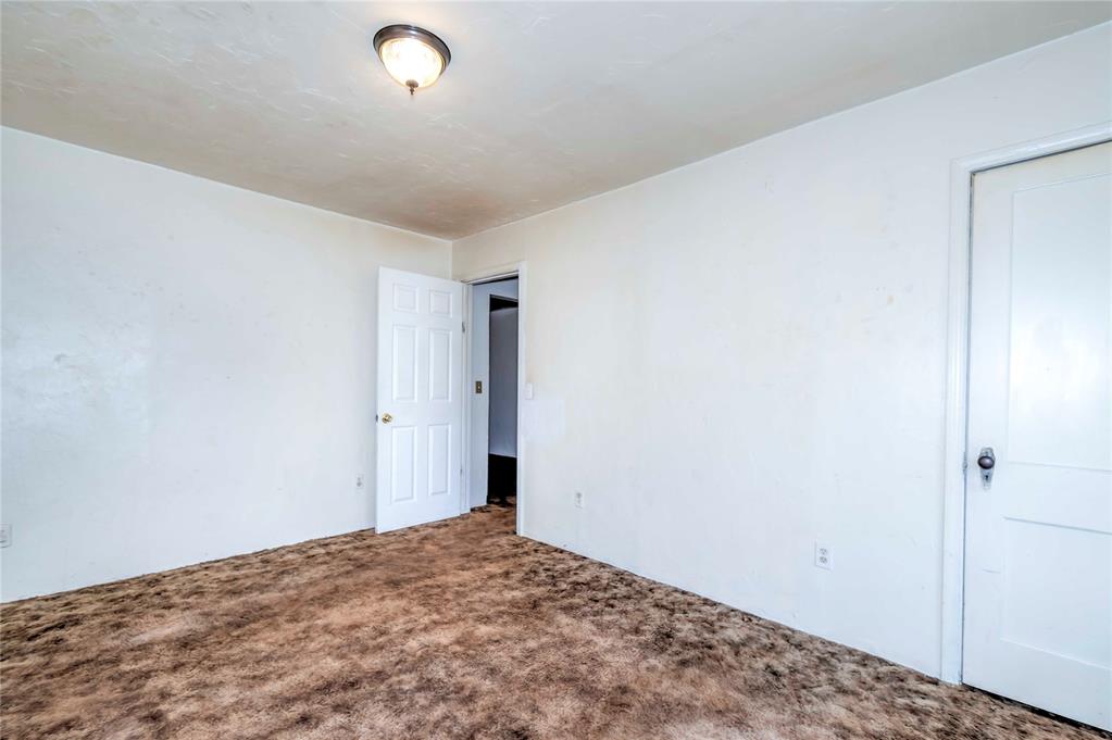 912 S Bennett Boulevard