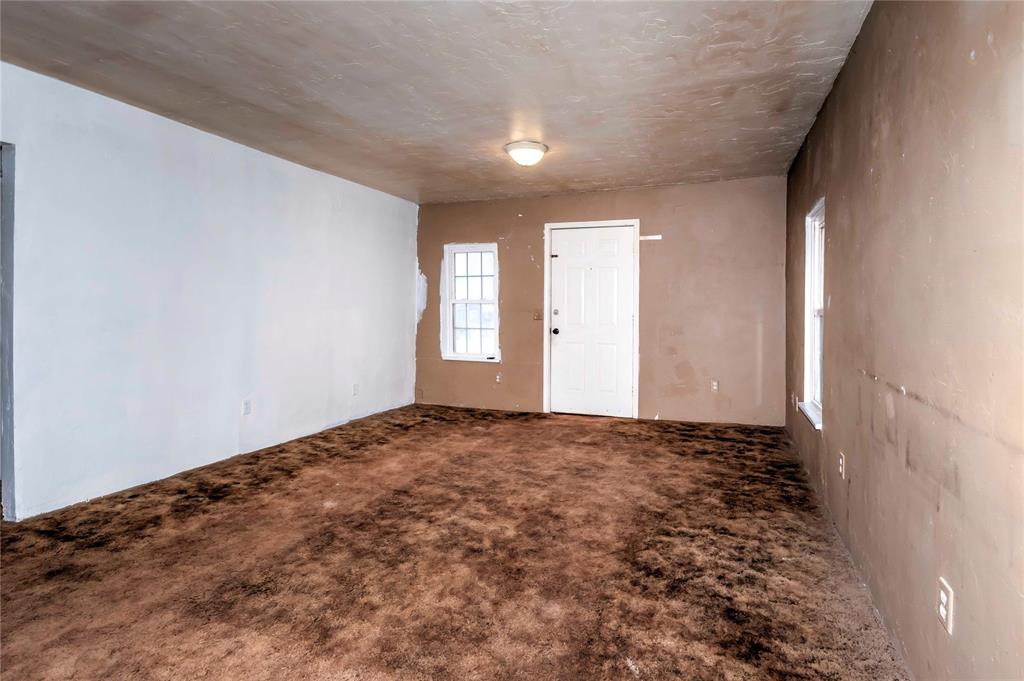 912 S Bennett Boulevard