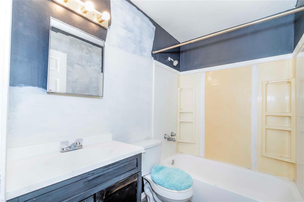 912 S Bennett Boulevard