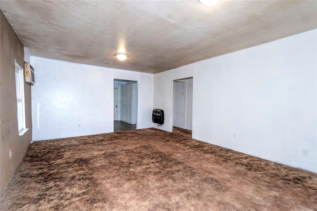 912 S Bennett Boulevard