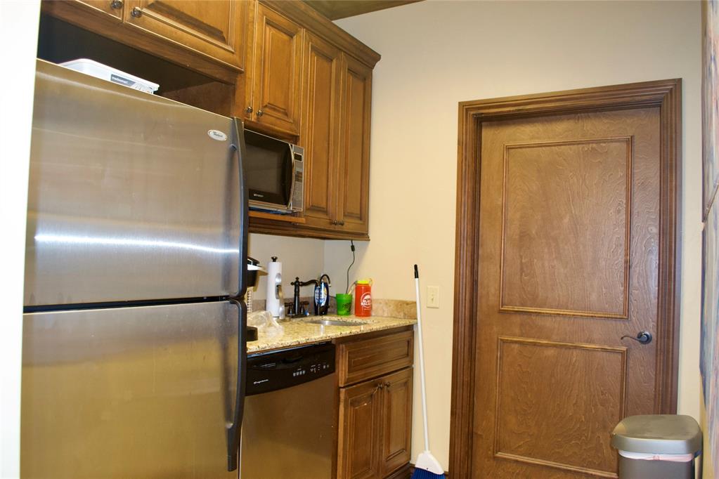 307 E Danforth Road Unit: 124