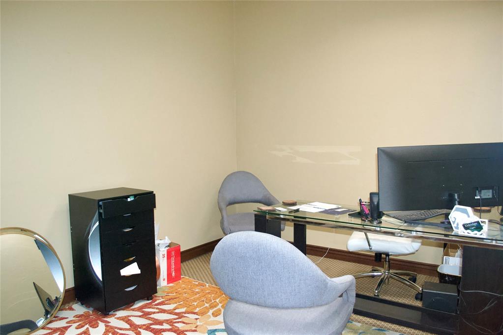 307 E Danforth Road Unit: 124