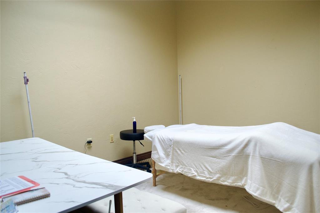 307 E Danforth Road Unit: 124