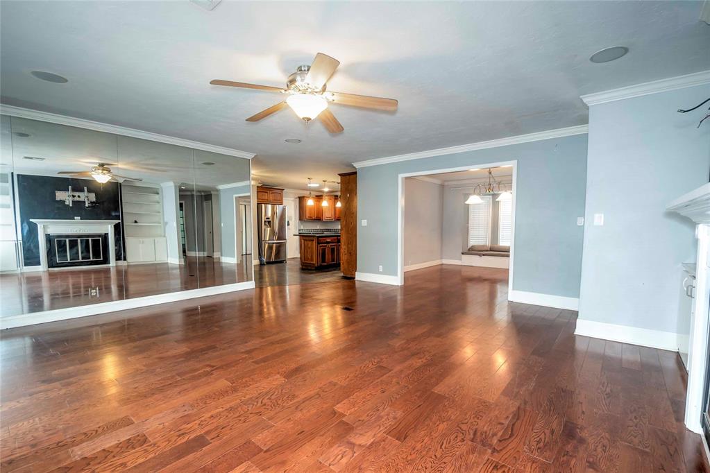 2701 S Mar Vista Street