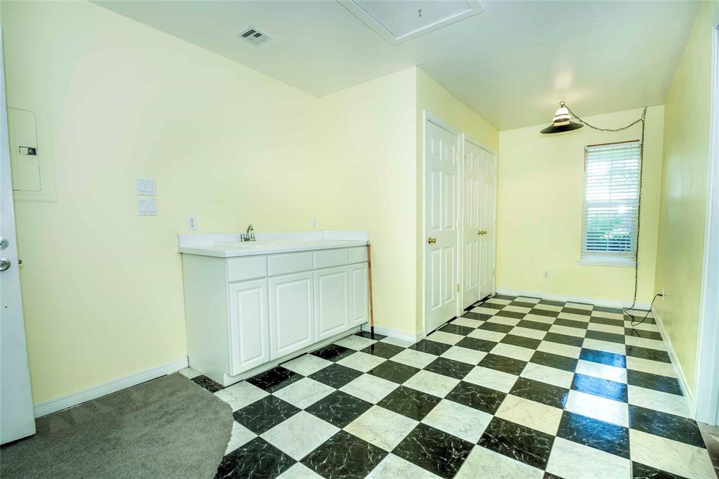 2701 S Mar Vista Street