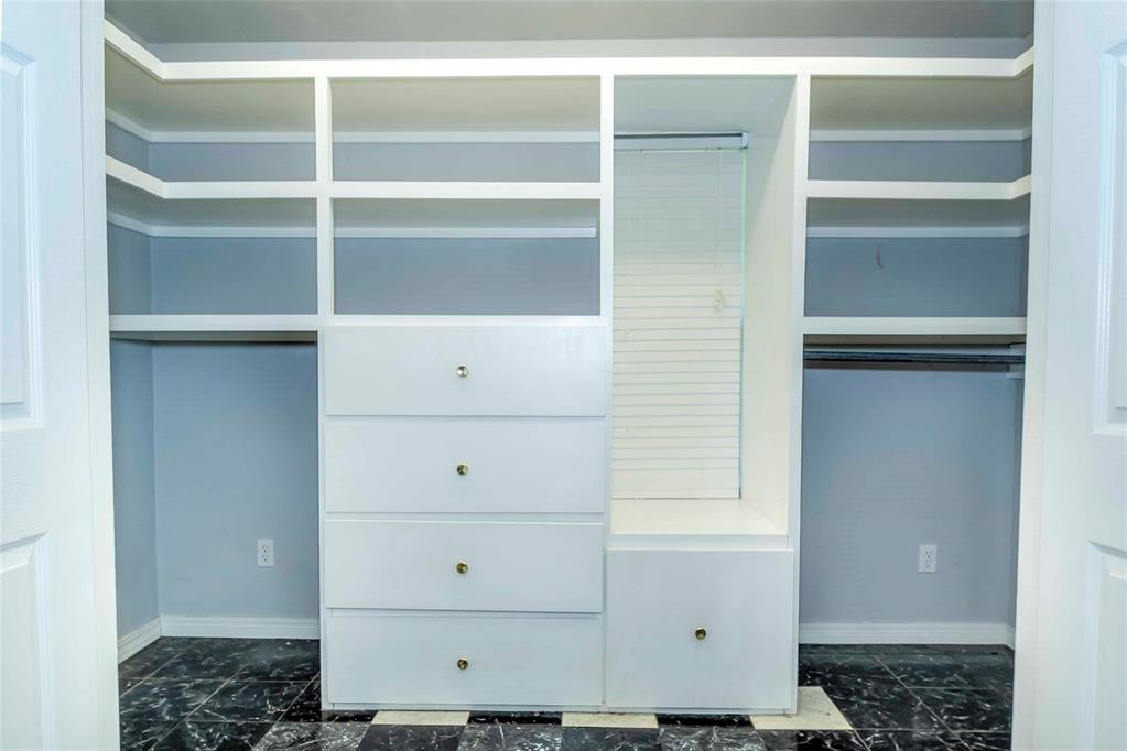 2701 S Mar Vista Street