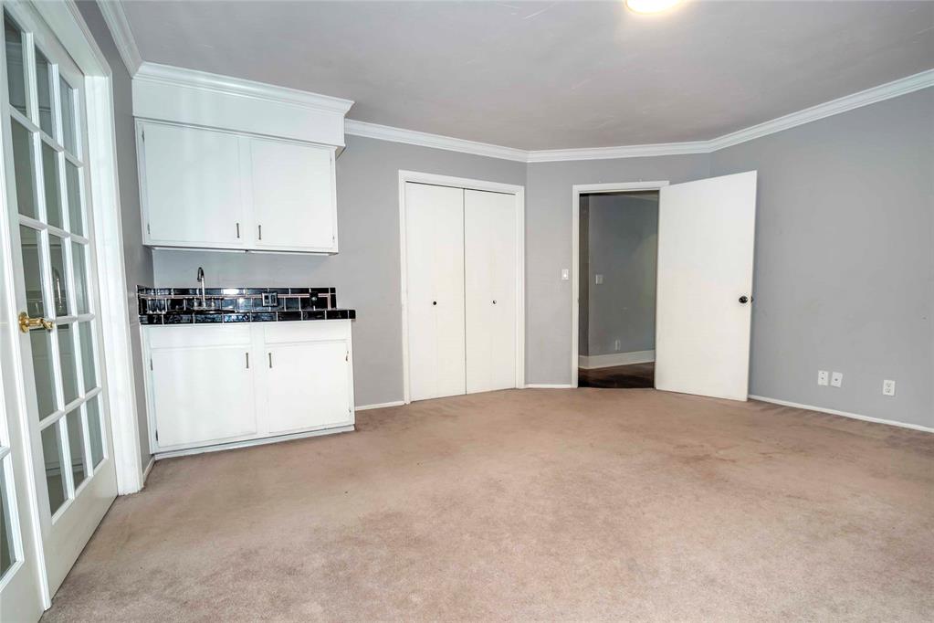 2701 S Mar Vista Street