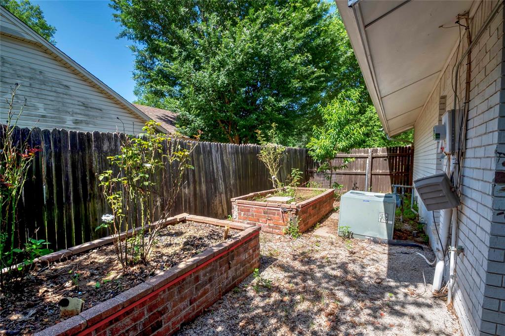 2701 S Mar Vista Street