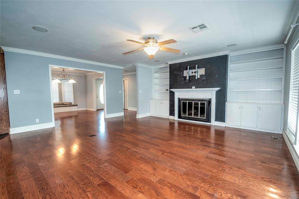 2701 S Mar Vista Street