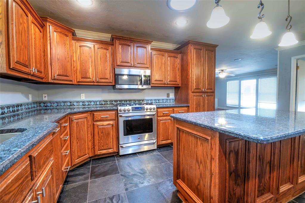 2701 S Mar Vista Street