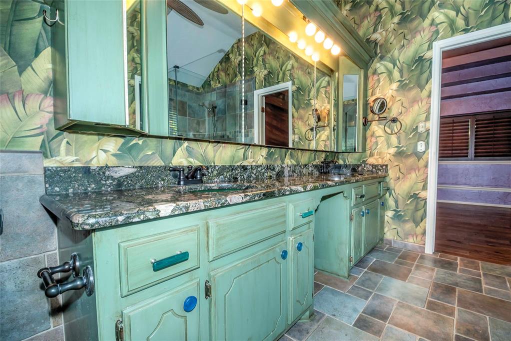 8621 NW 121st Street