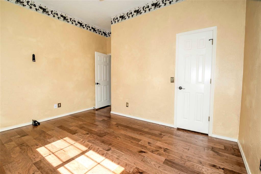 8621 NW 121st Street