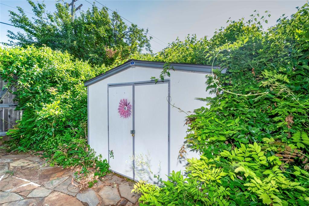 8621 NW 121st Street