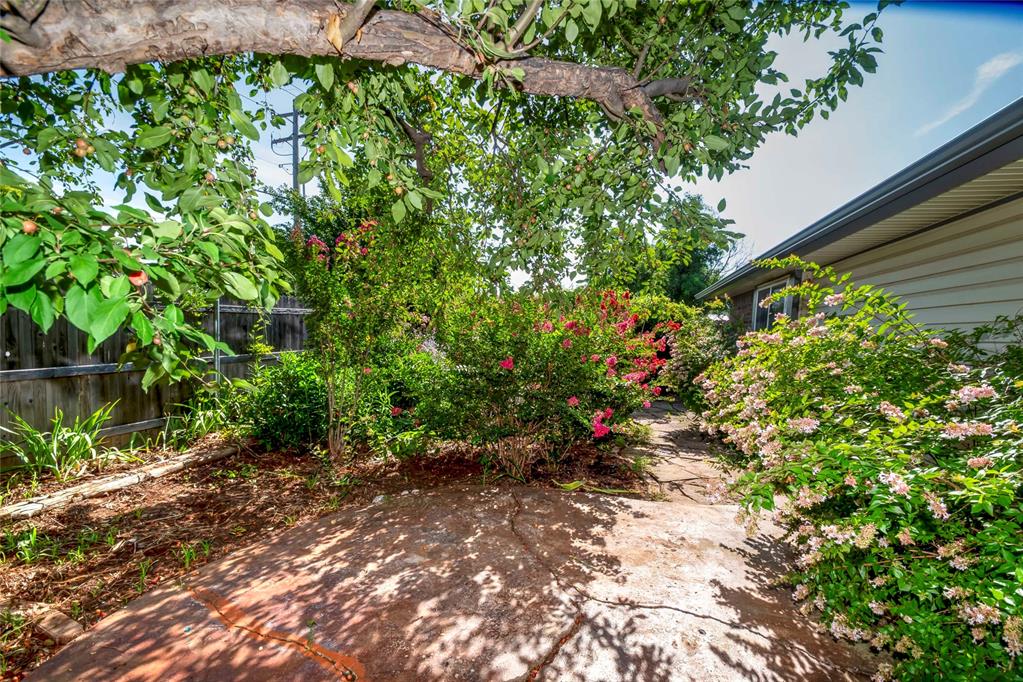 8621 NW 121st Street