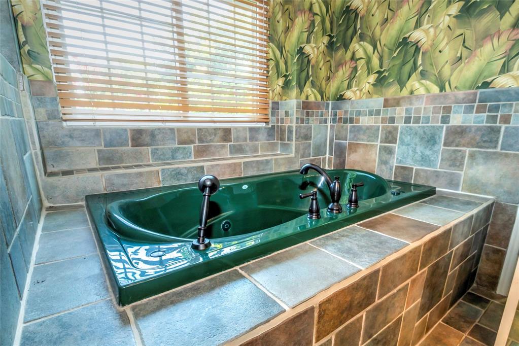 8621 NW 121st Street