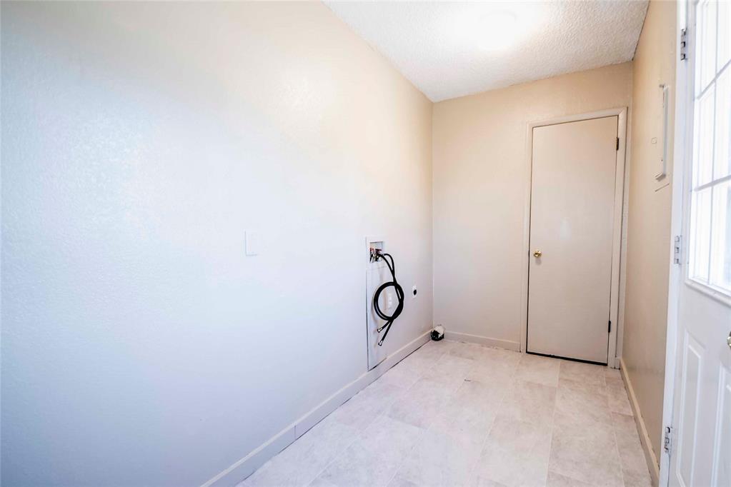 410 N Flanagan Avenue