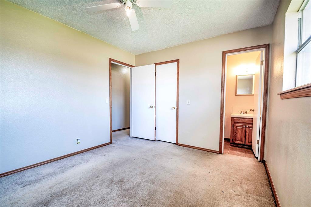 410 N Flanagan Avenue