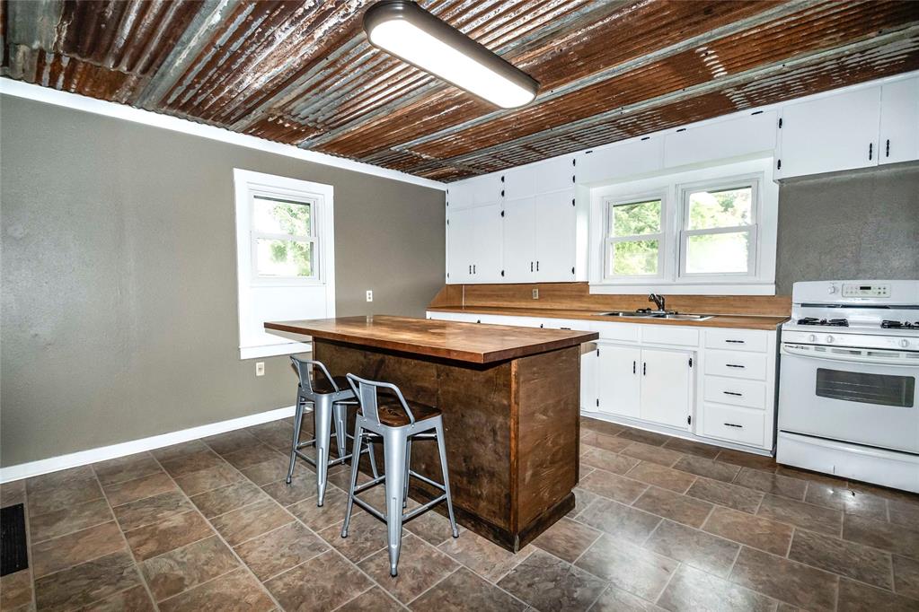 115 W 5th Street