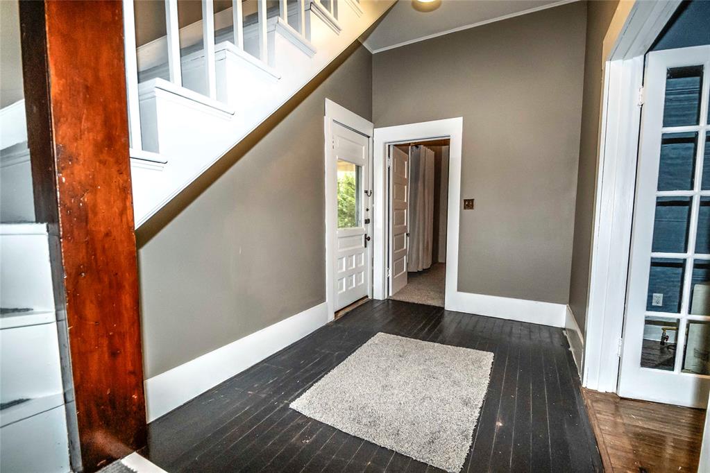 115 W 5th Street