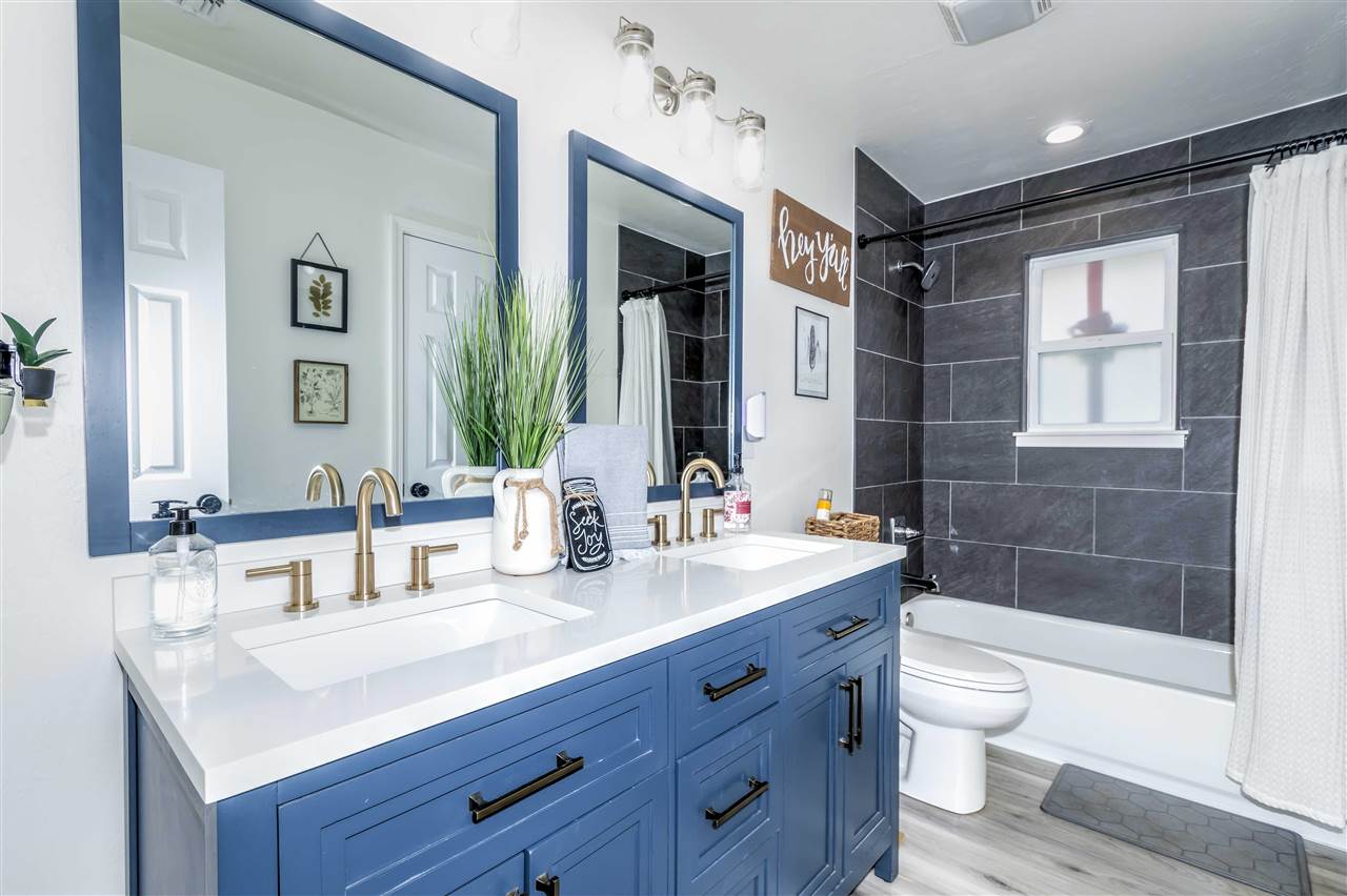 6 N Canyon Rim Drive