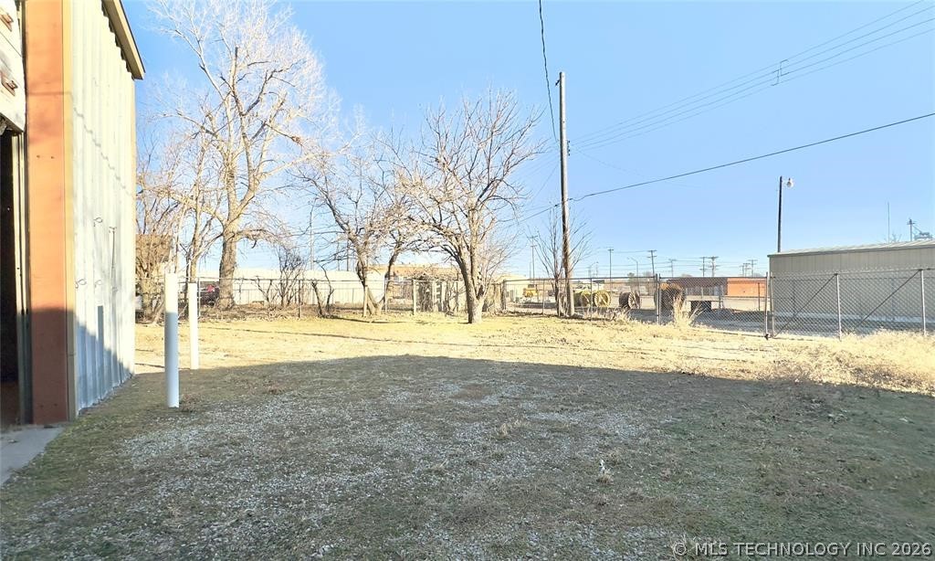 315 W Moses