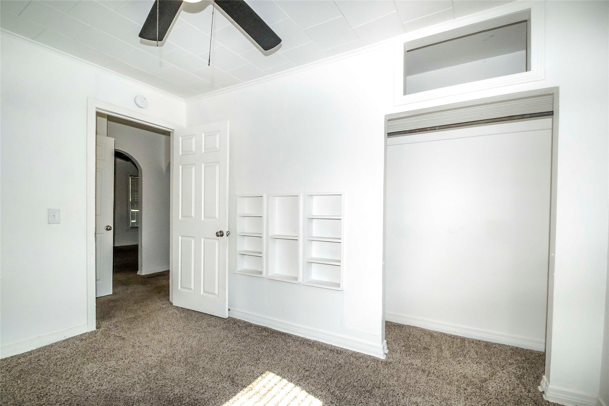 313 W Moses Street