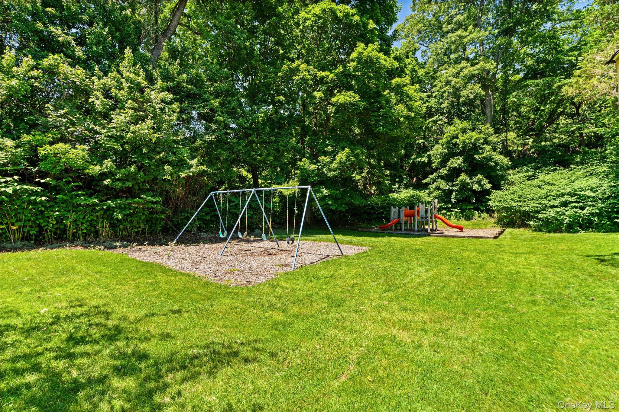 412 Benedict Avenue Unit: 2B