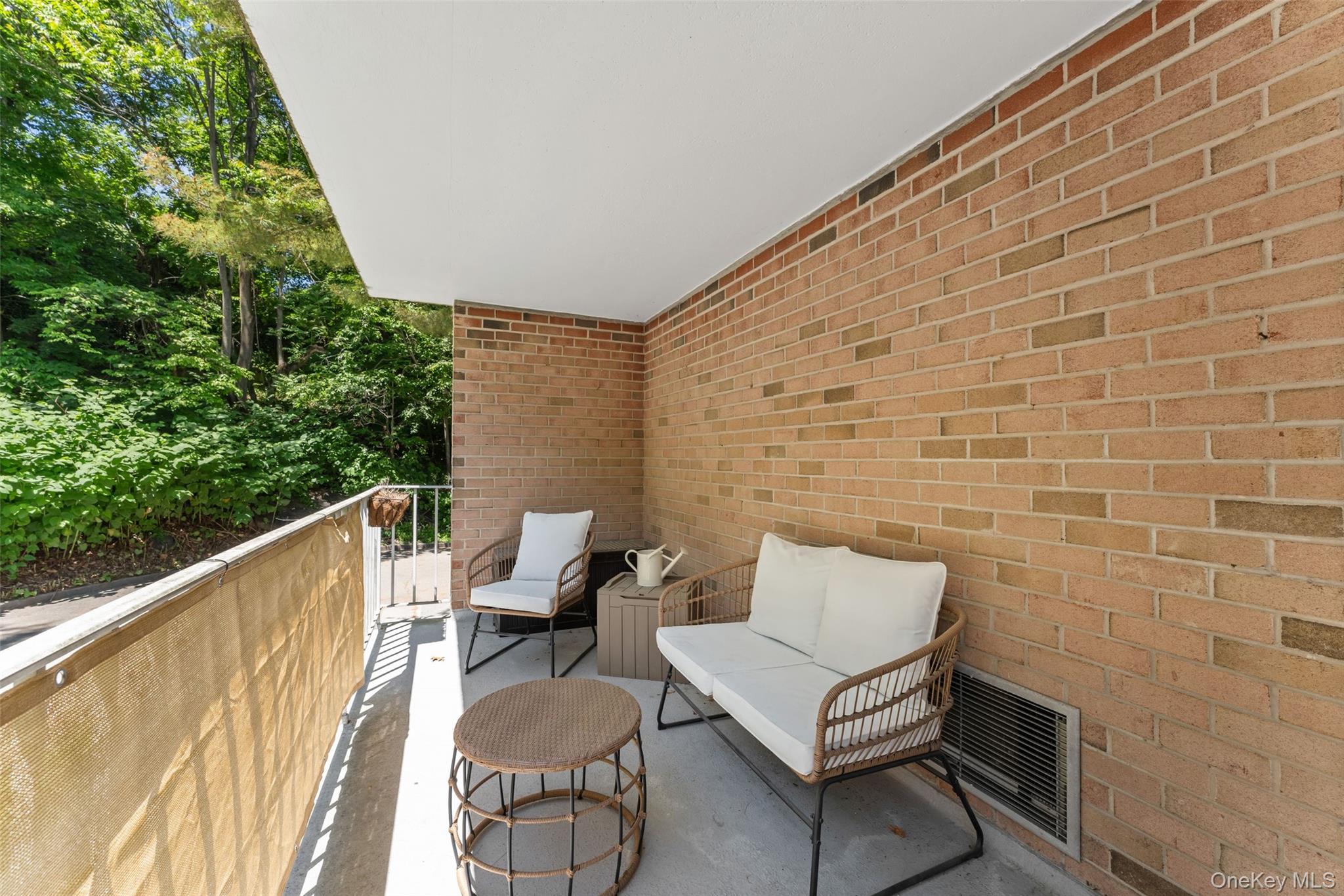412 Benedict Avenue Unit: 2B