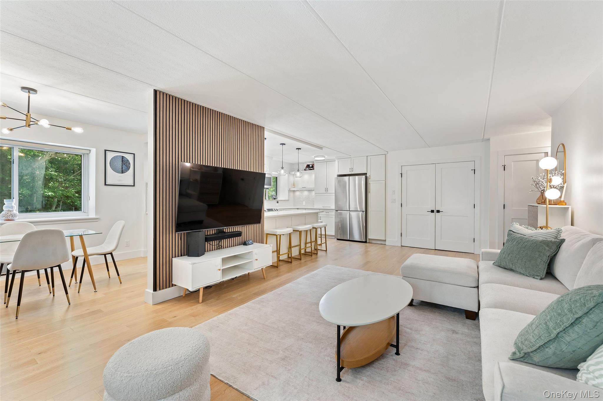 412 Benedict Avenue Unit: 2B