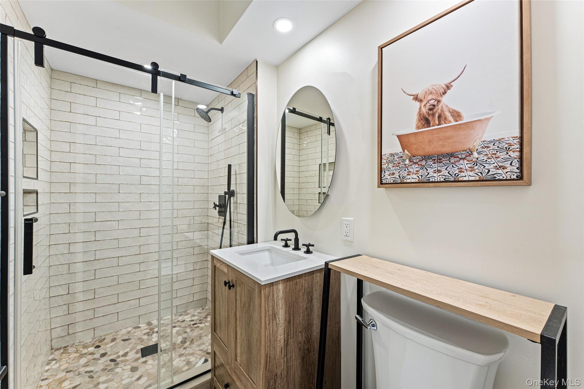 412 Benedict Avenue Unit: 2B