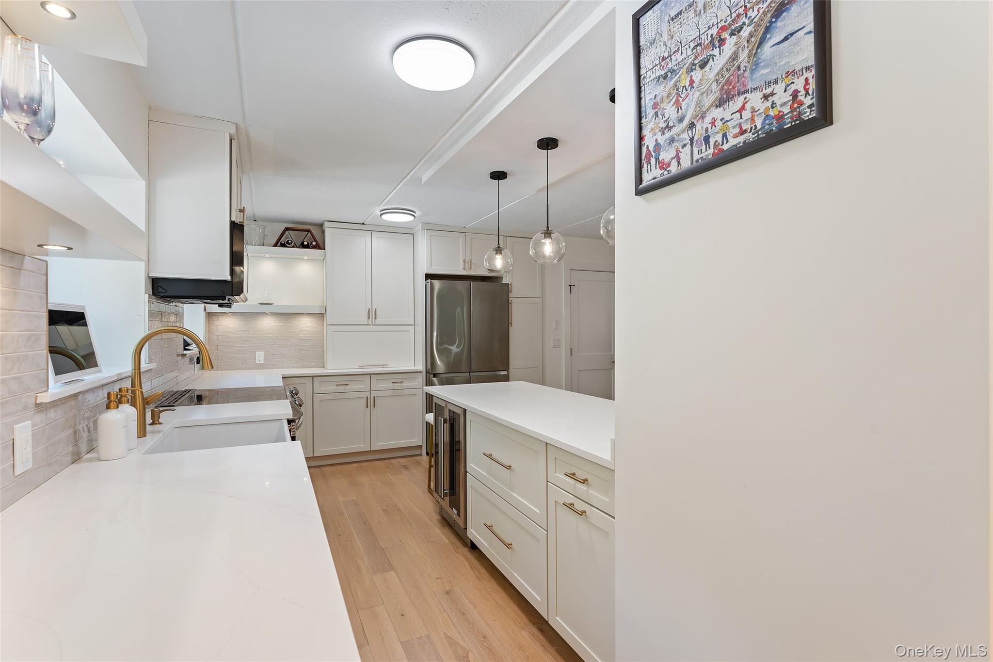 412 Benedict Avenue Unit: 2B