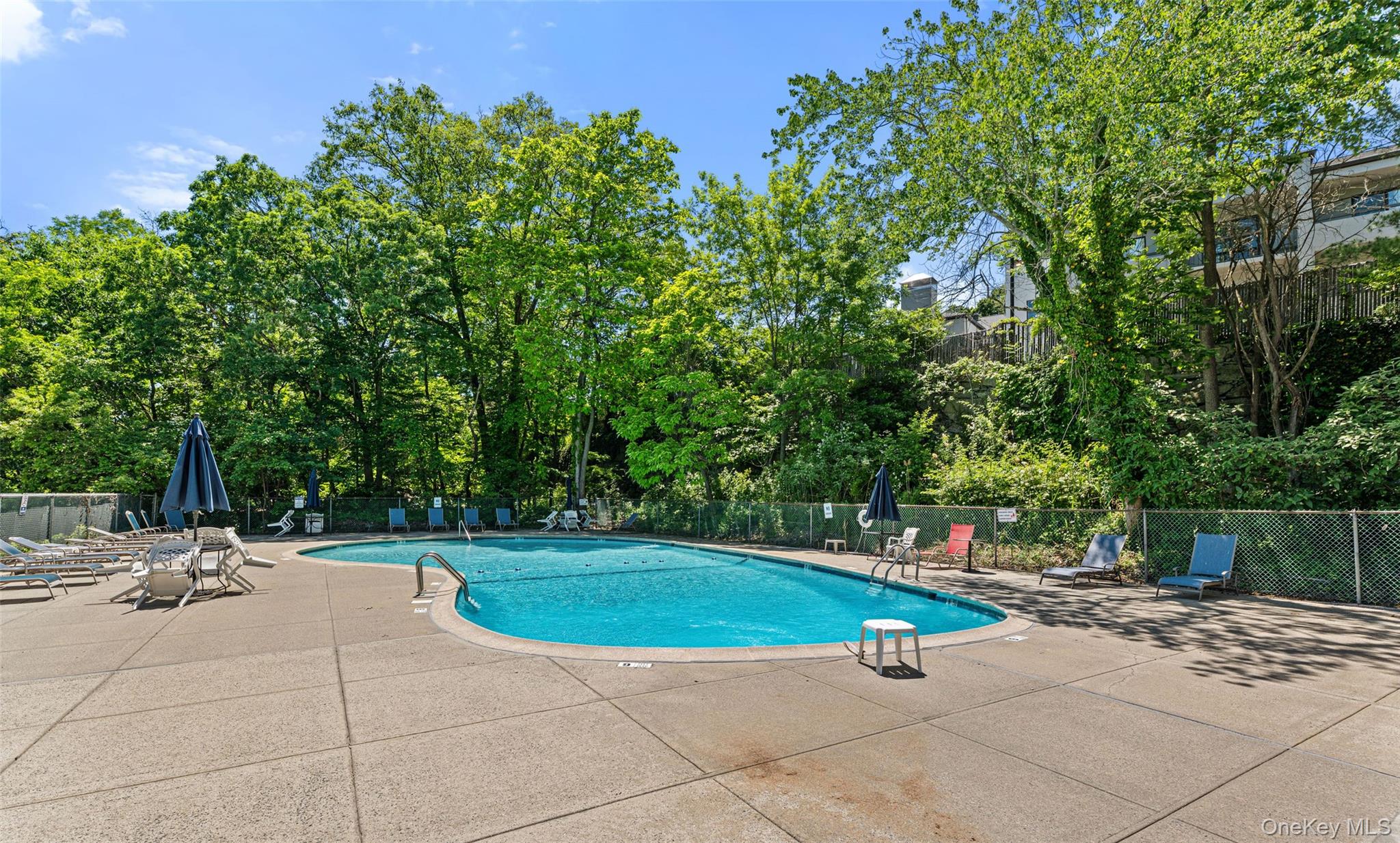 412 Benedict Avenue Unit: 2B