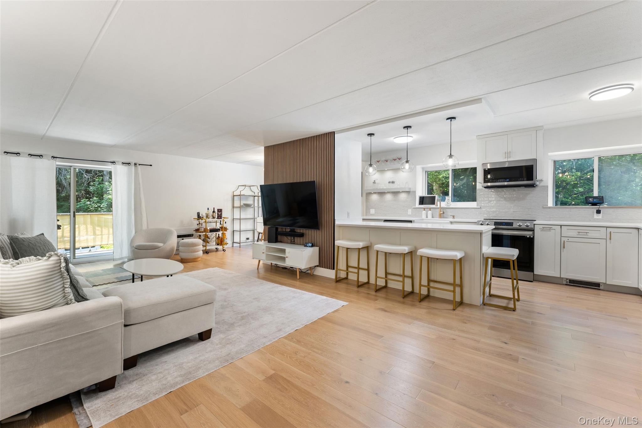 412 Benedict Avenue Unit: 2B