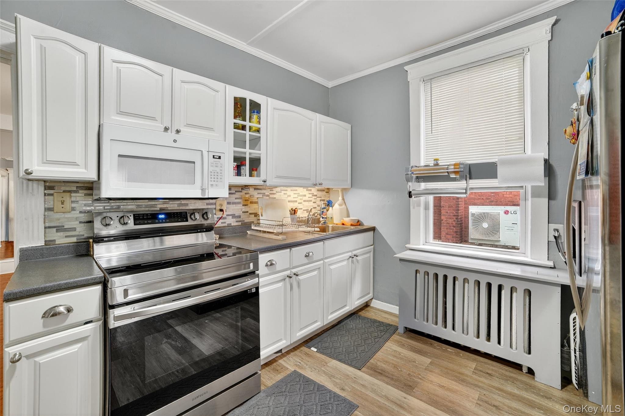 140 Beekman Avenue