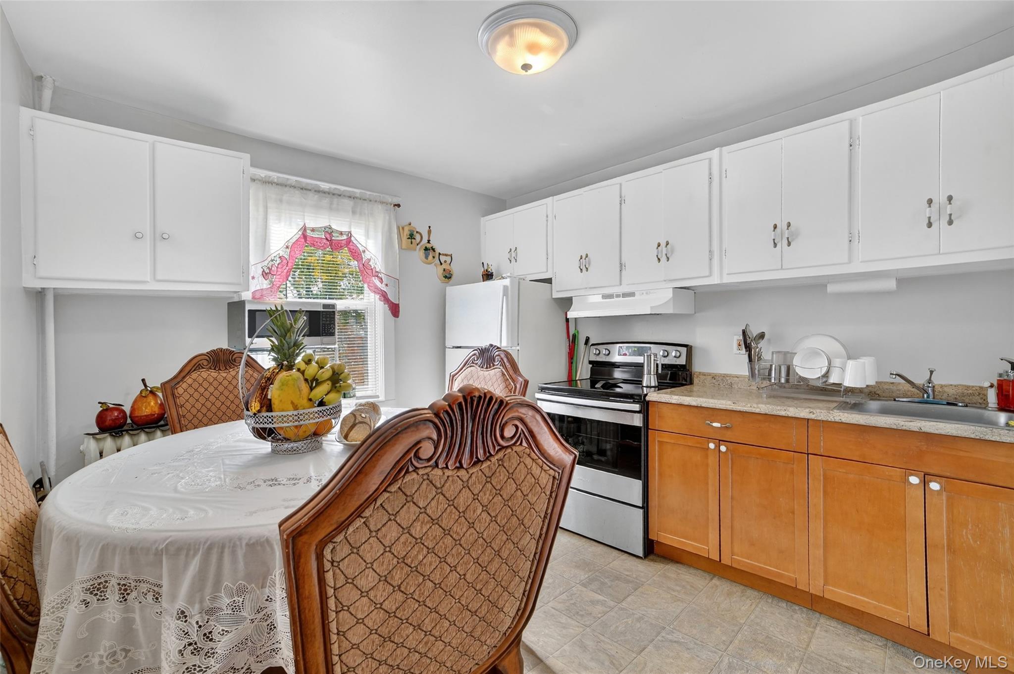 140 Beekman Avenue