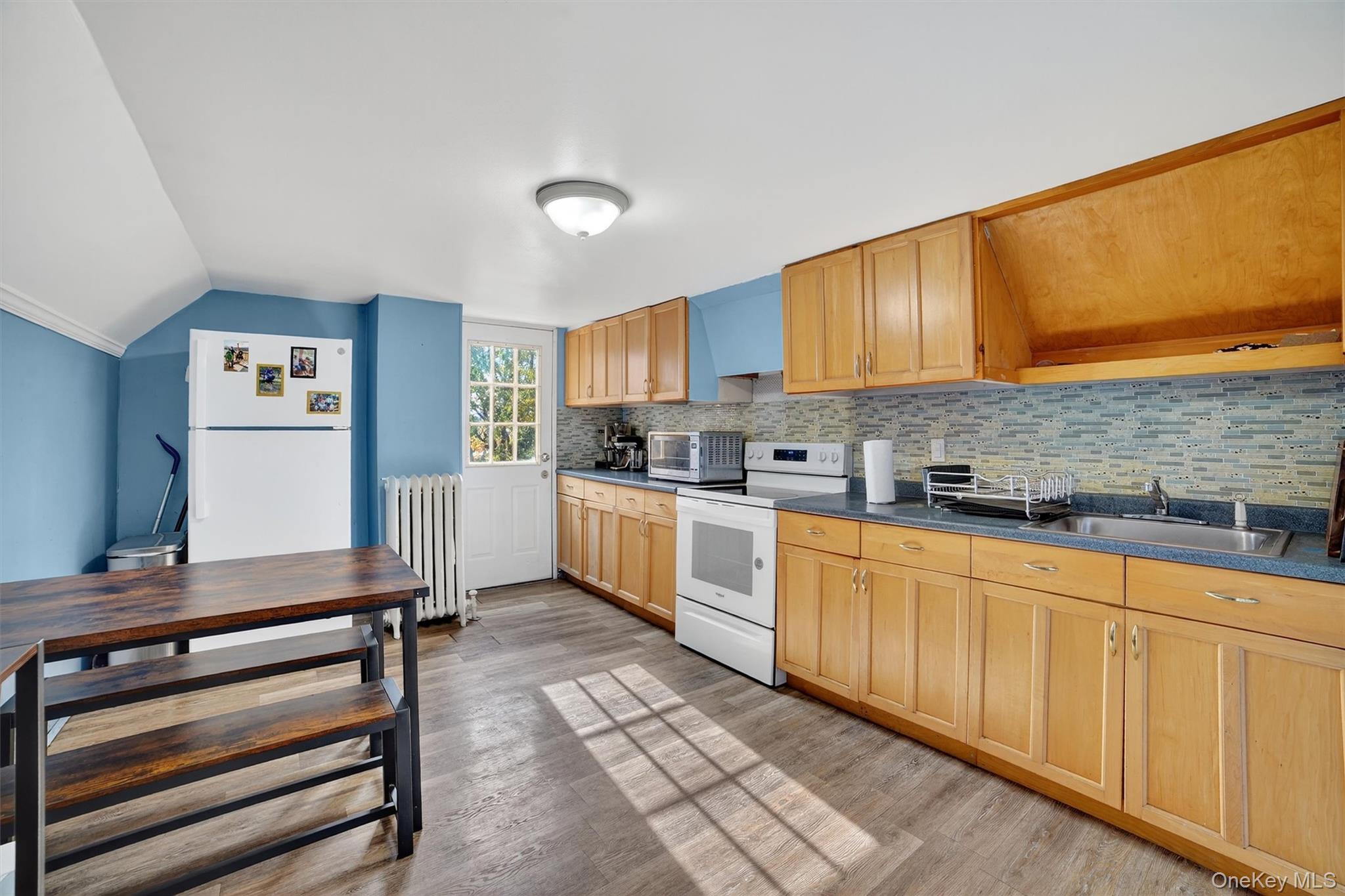 140 Beekman Avenue