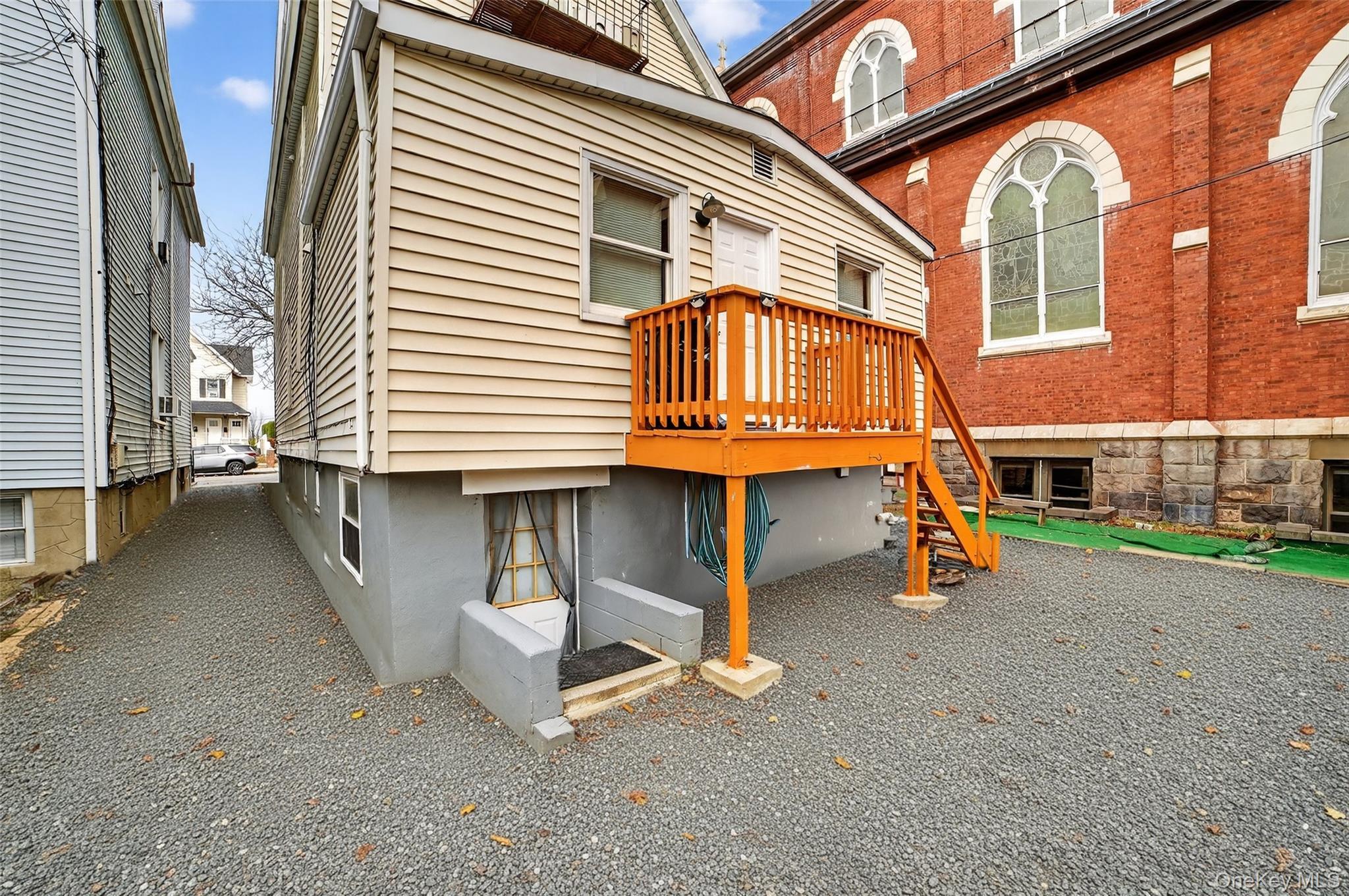 140 Beekman Avenue