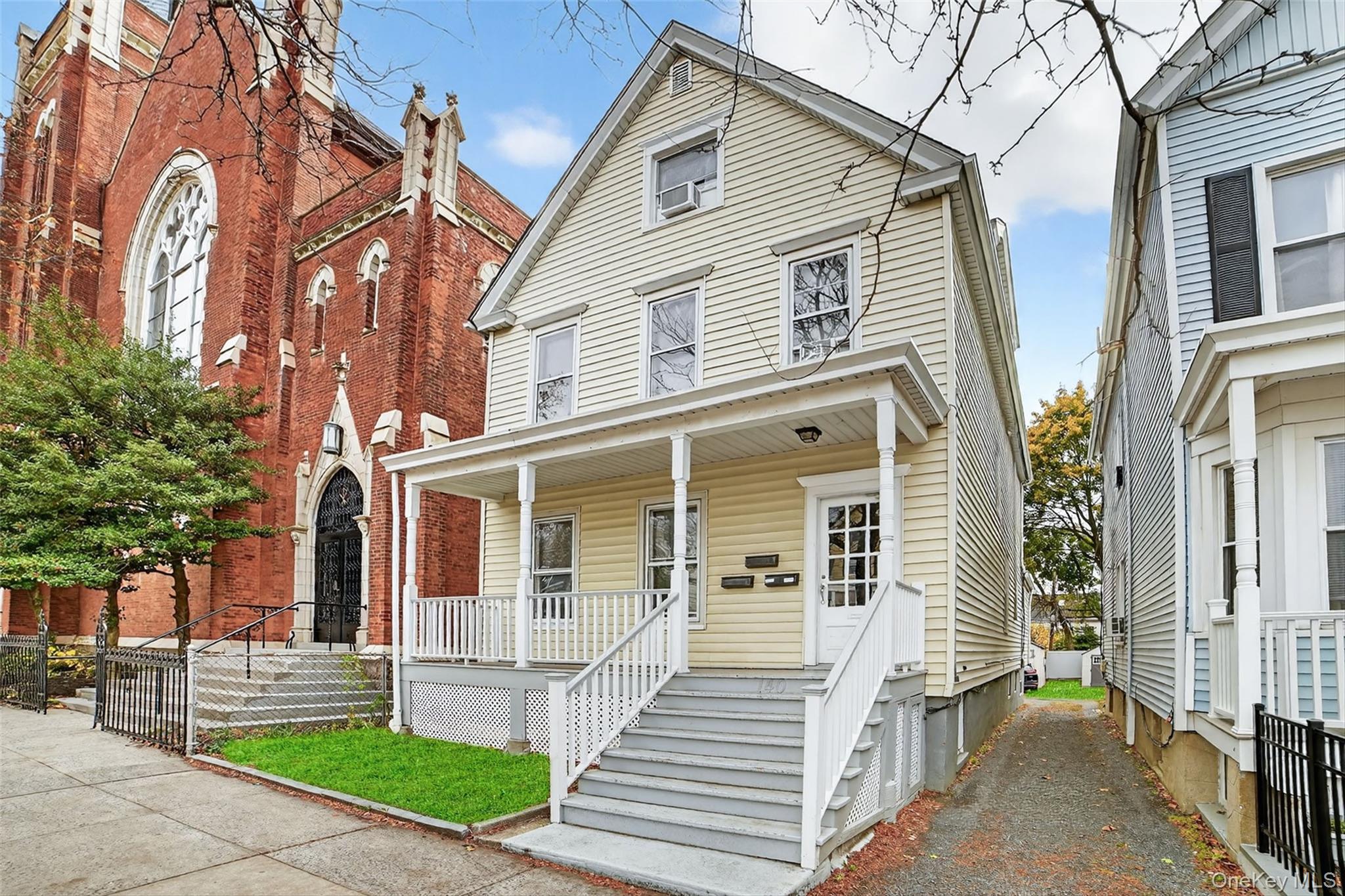 140 Beekman Avenue