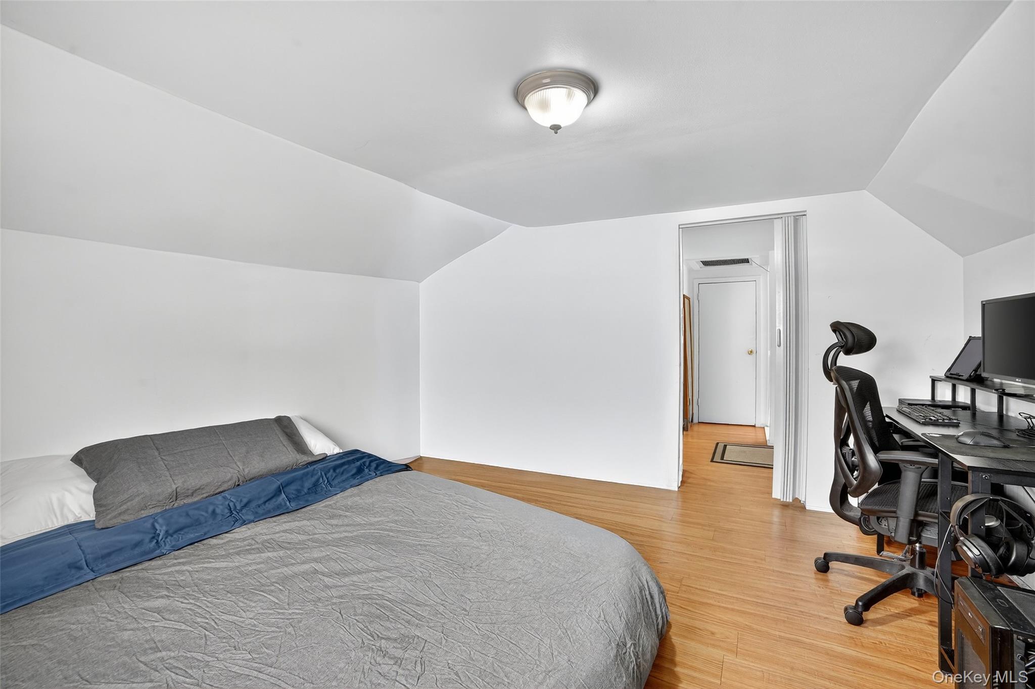 140 Beekman Avenue