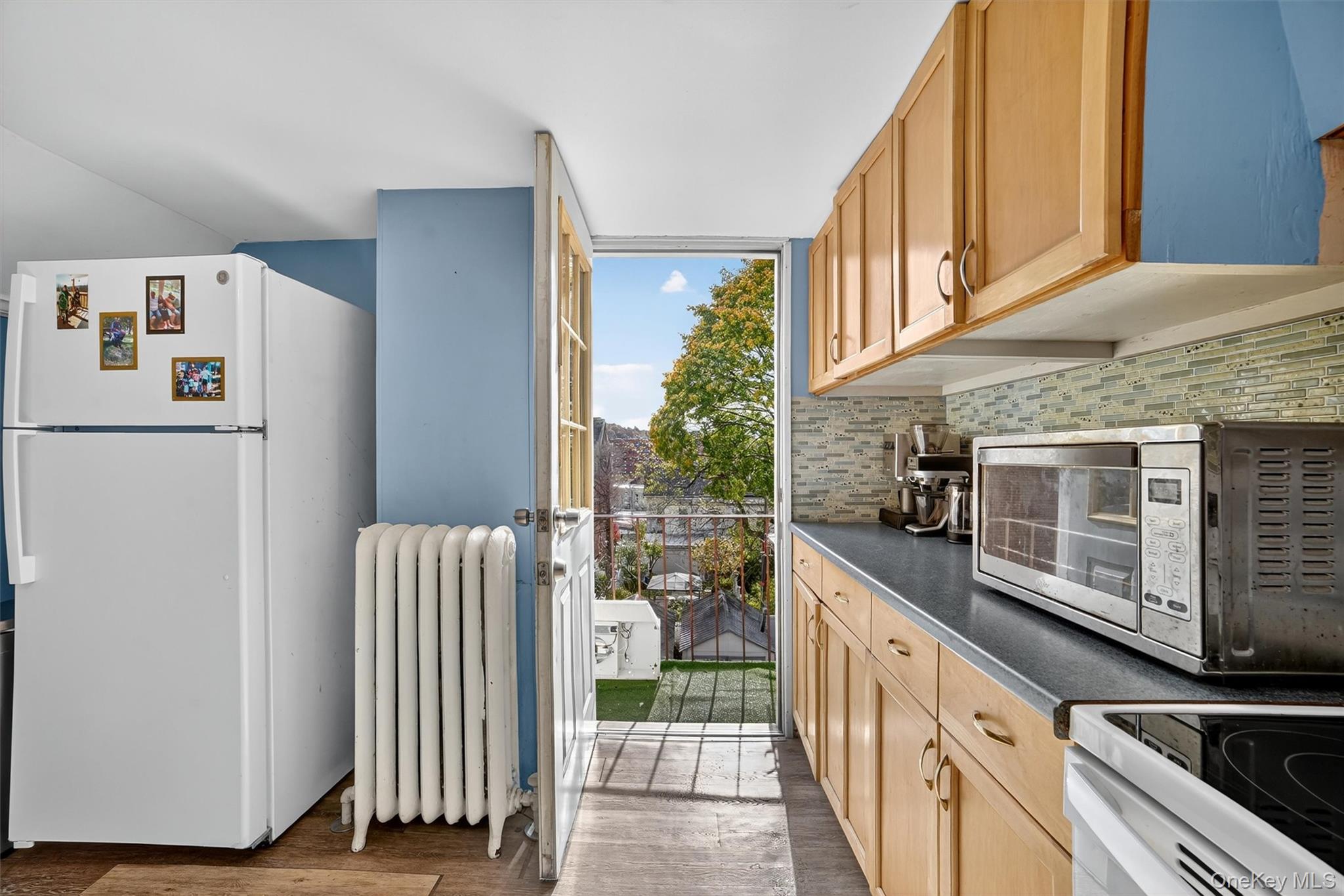 140 Beekman Avenue