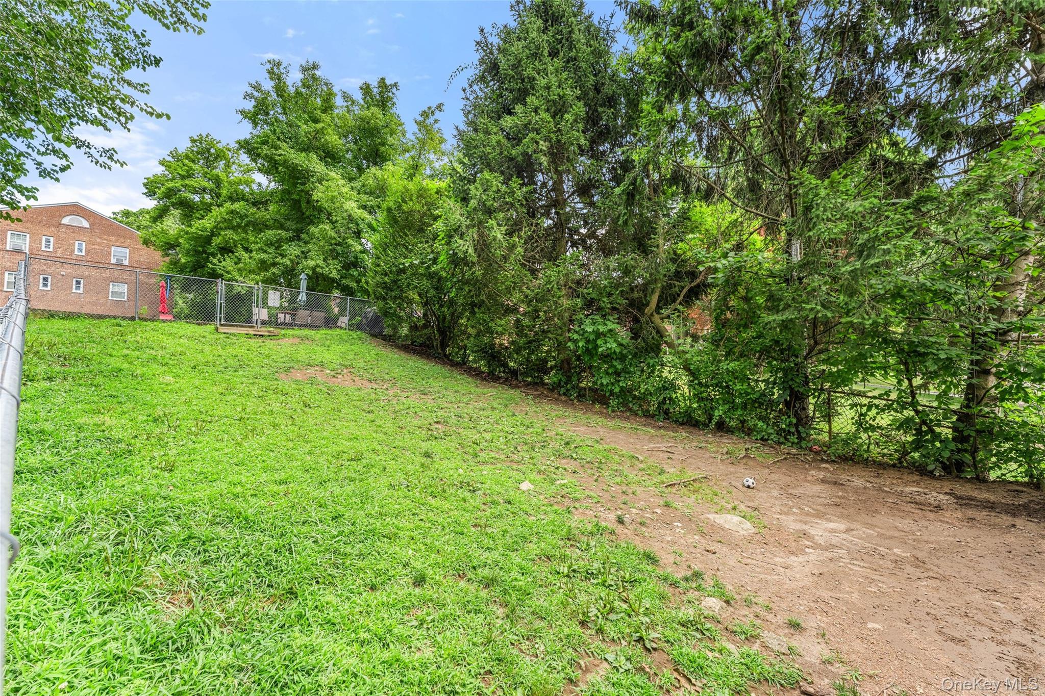 11 Westview Avenue Unit: 26-2
