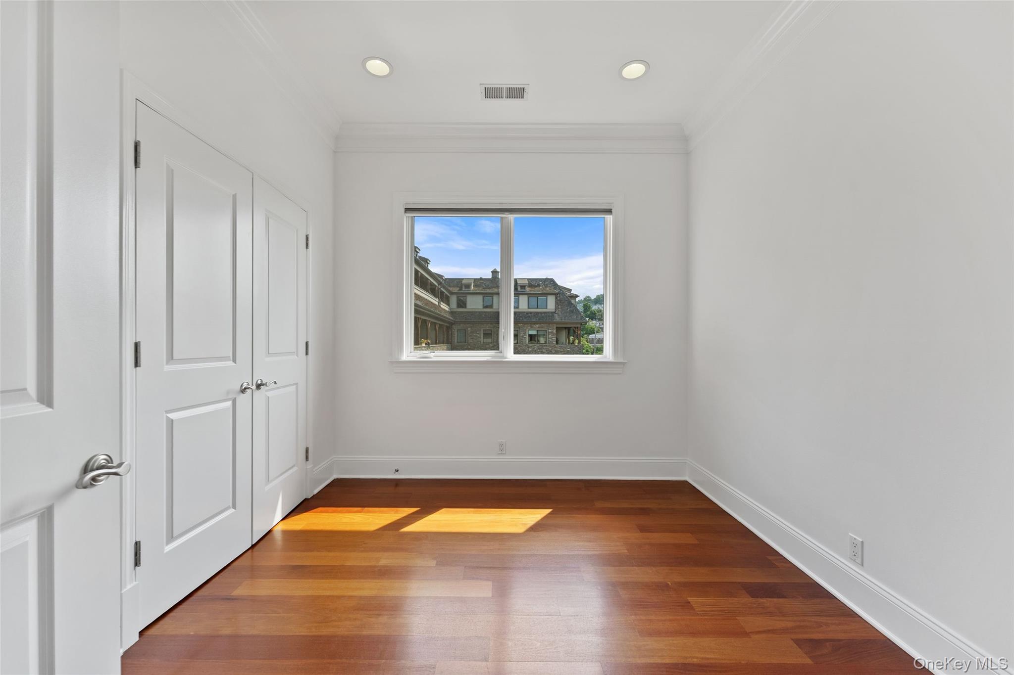 127 W Main Street Unit: 200