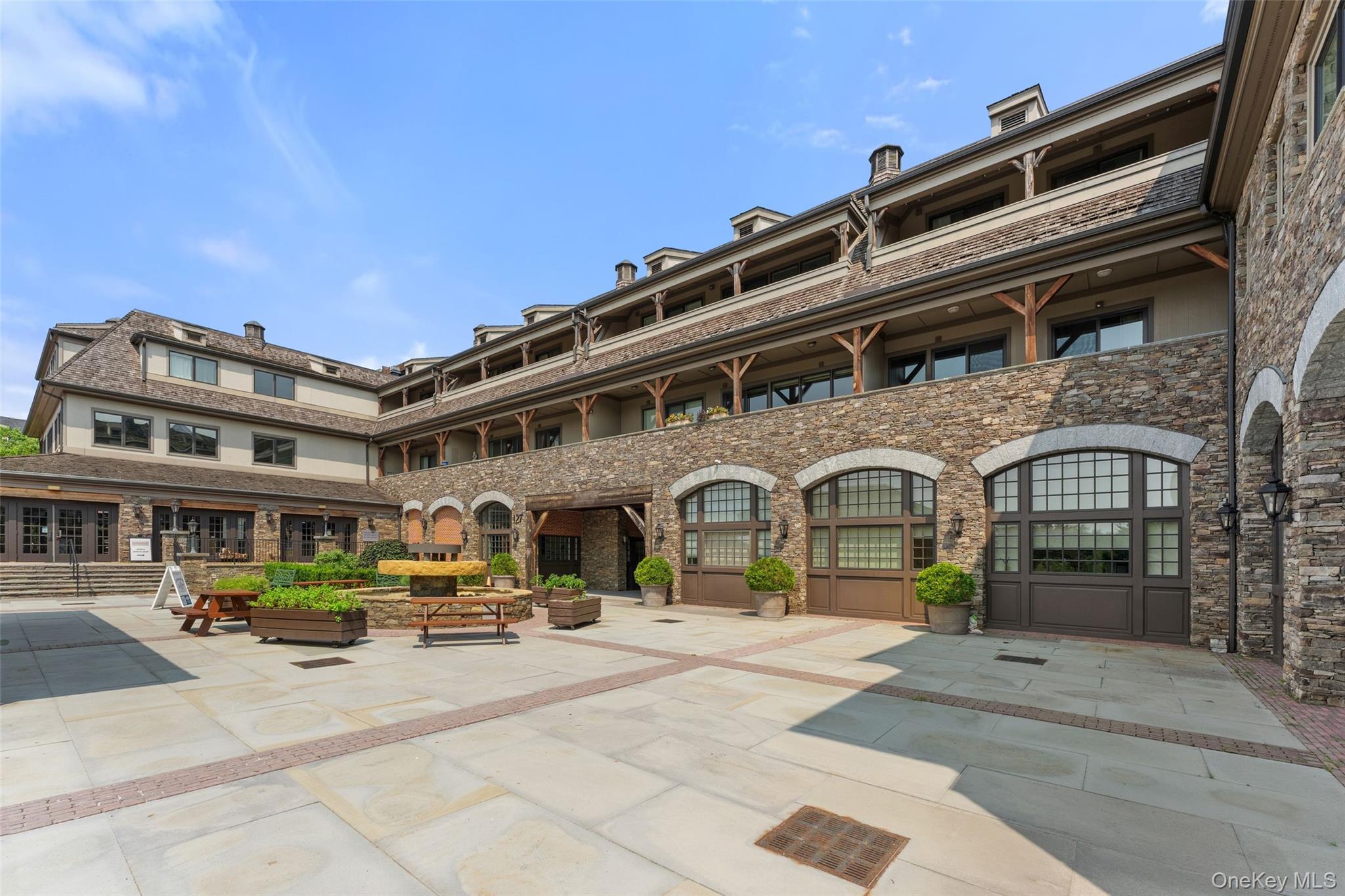 127 W Main Street Unit: 200