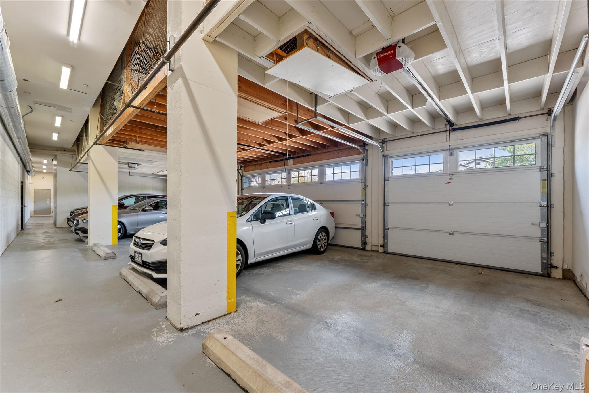 127 W Main Street Unit: 200