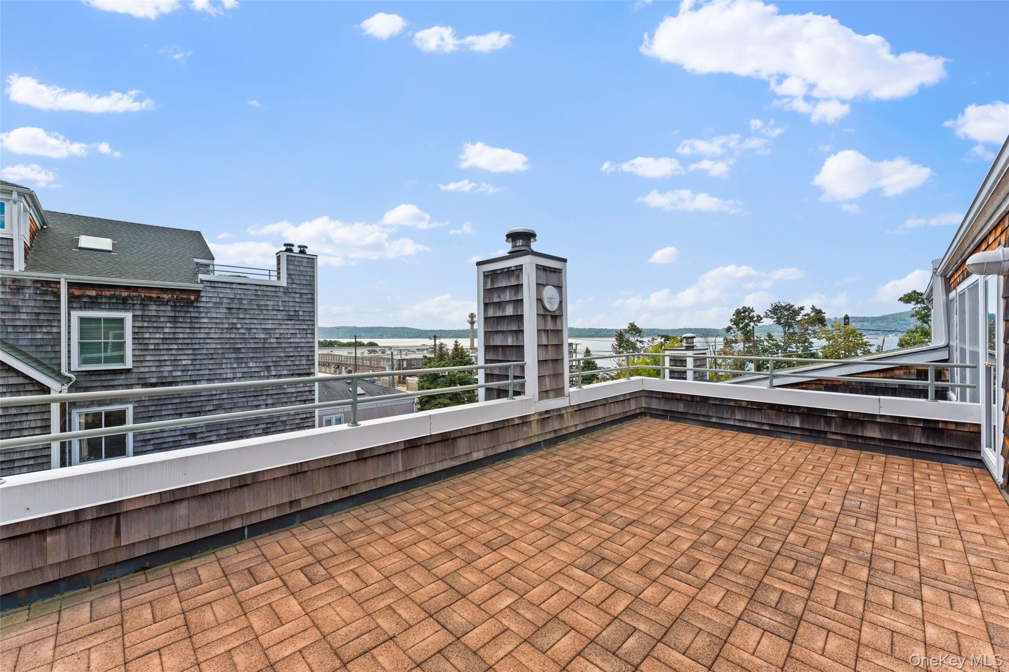 27 N Buckhout Street Unit: 10