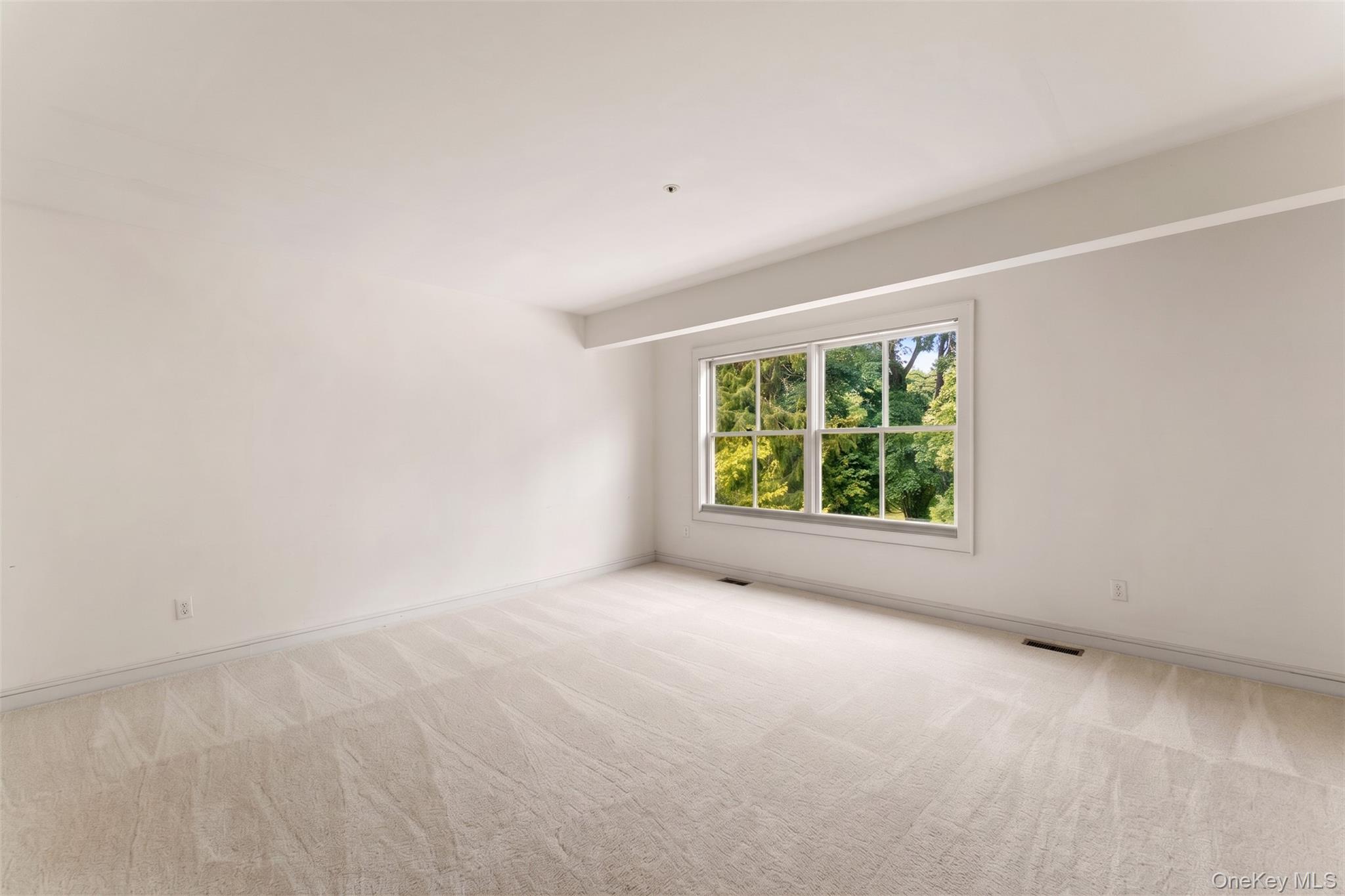 27 N Buckhout Street Unit: 10