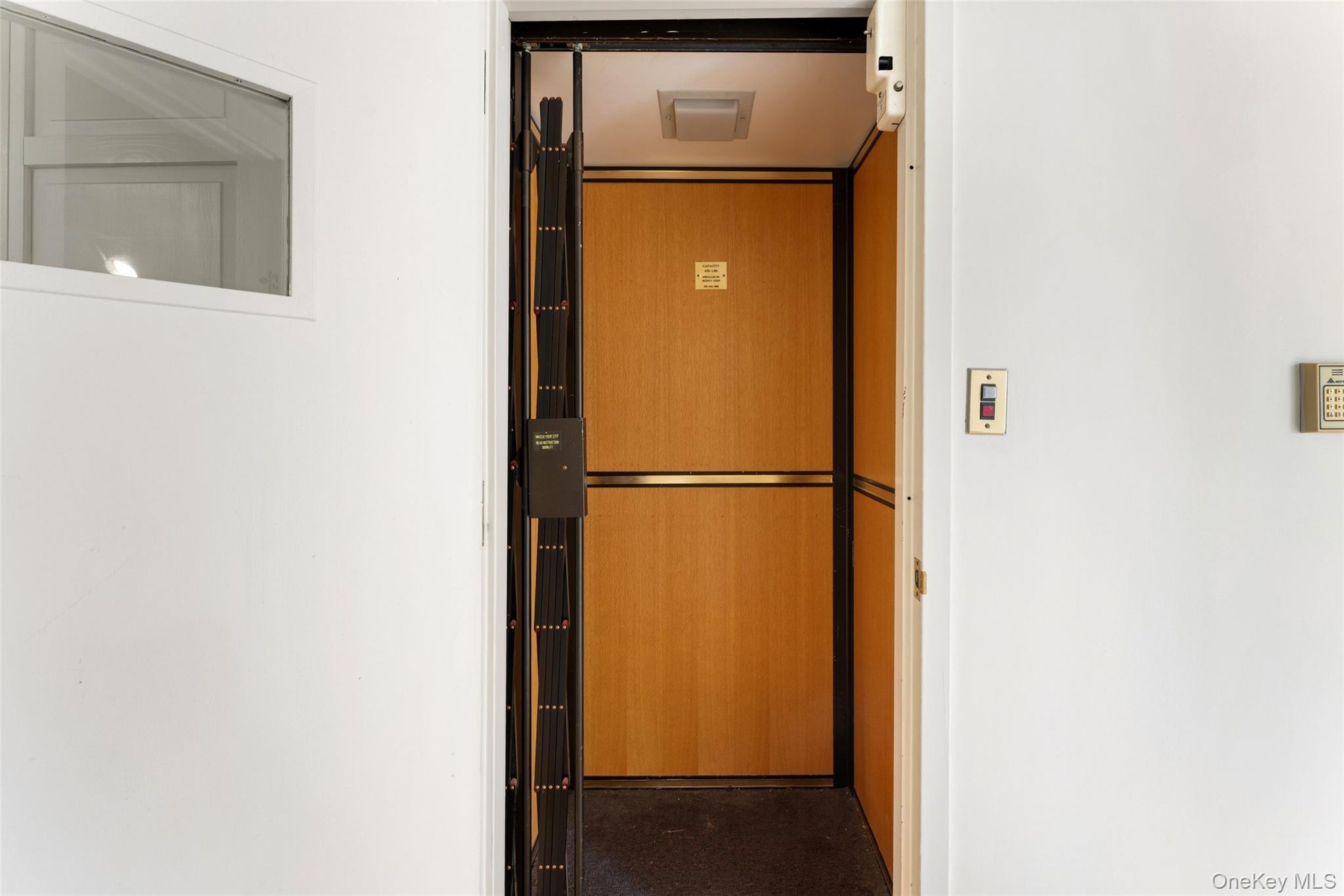 27 N Buckhout Street Unit: 10