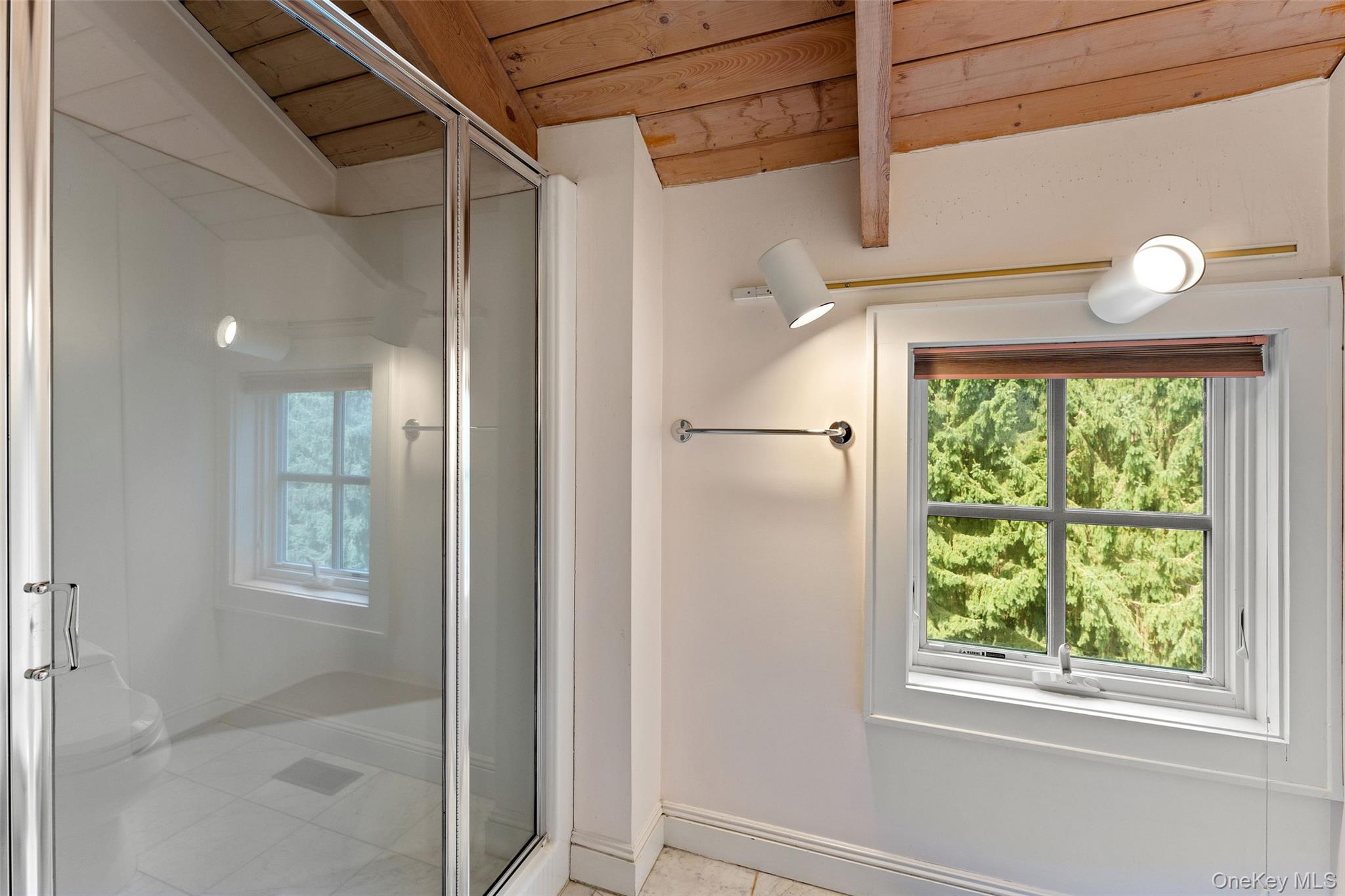 27 N Buckhout Street Unit: 10