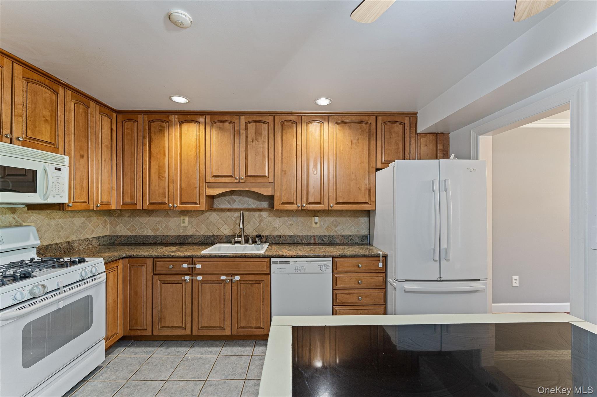 160 N Route 303 Unit: 4